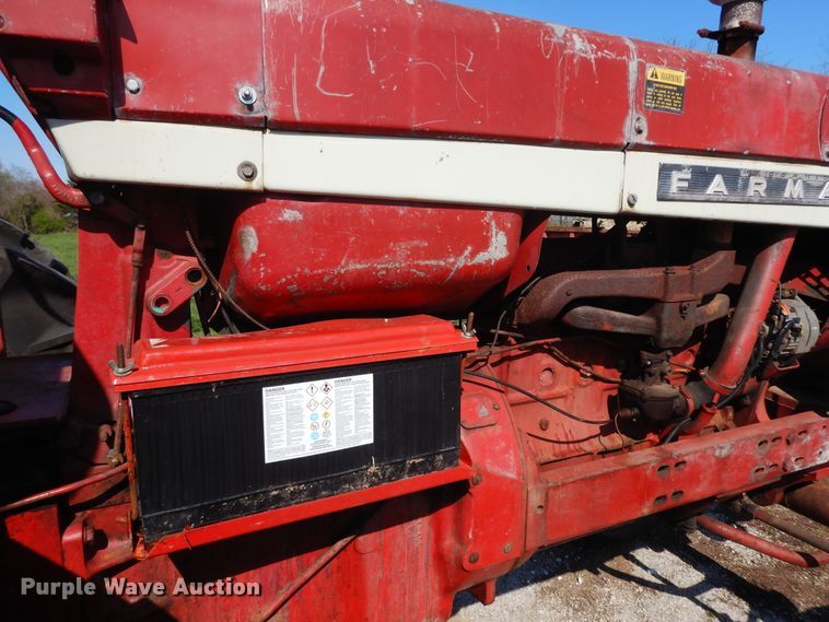 image for item DF6781 1963 Farmall 806  tractor