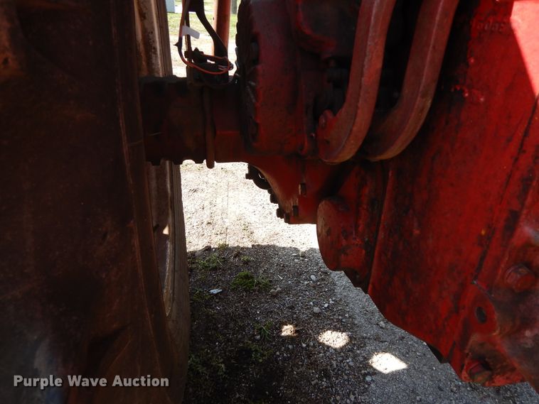 image for item DF6781 1963 Farmall 806  tractor