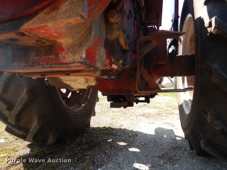 image for item DF6781 1963 Farmall 806  tractor