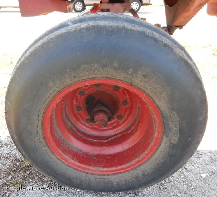 image for item DF6781 1963 Farmall 806  tractor