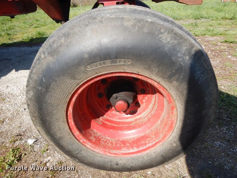 image for item DF6781 1963 Farmall 806  tractor