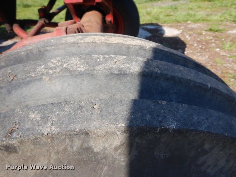 image for item DF6781 1963 Farmall 806  tractor