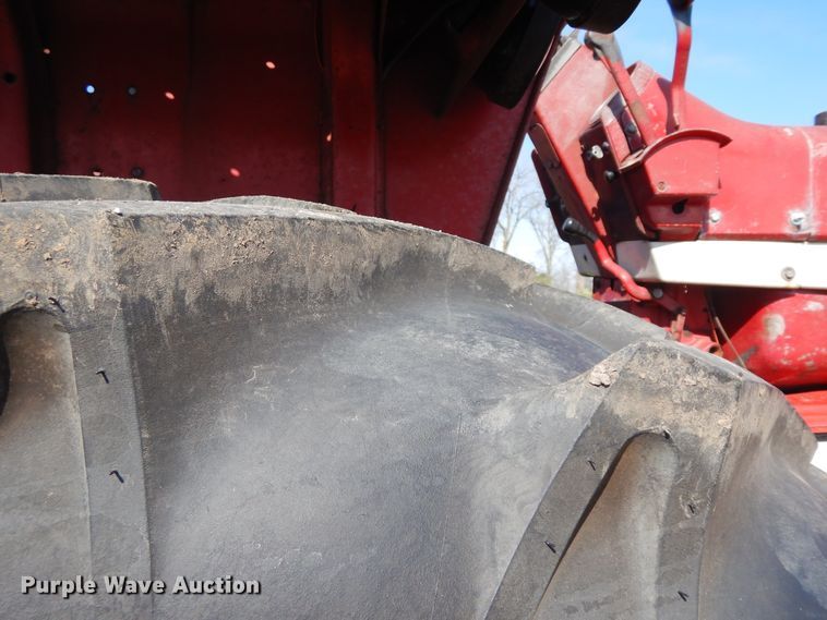 image for item DF6781 1963 Farmall 806  tractor