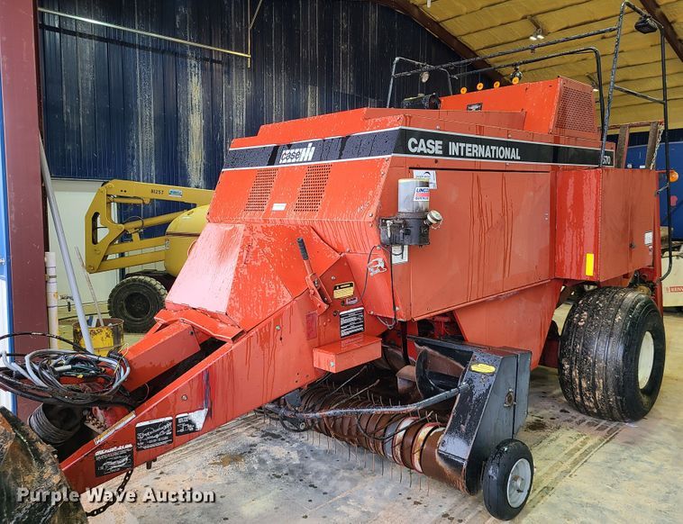 image for item DH5921 1995 Case IH 8570  large square baler