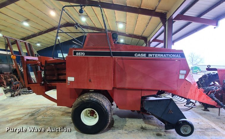 image for item DH5921 1995 Case IH 8570  large square baler