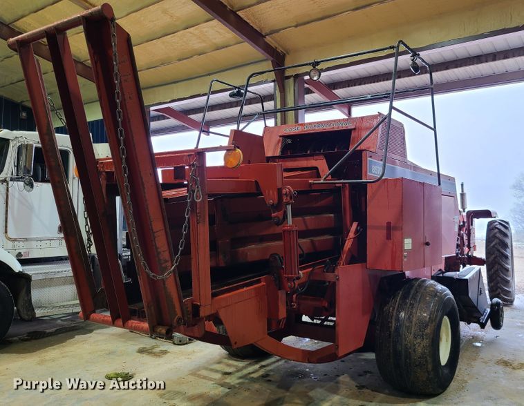 image for item DH5921 1995 Case IH 8570  large square baler