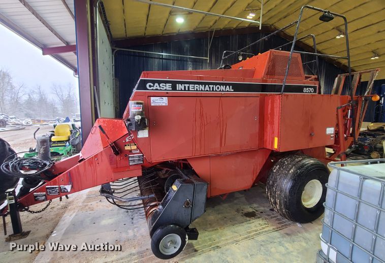 image for item DH5921 1995 Case IH 8570  large square baler