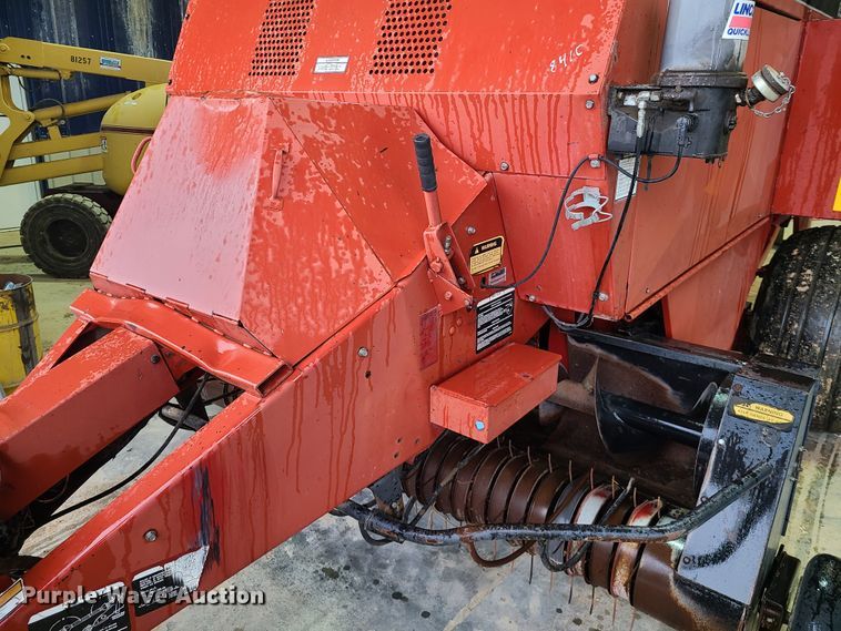 image for item DH5921 1995 Case IH 8570  large square baler