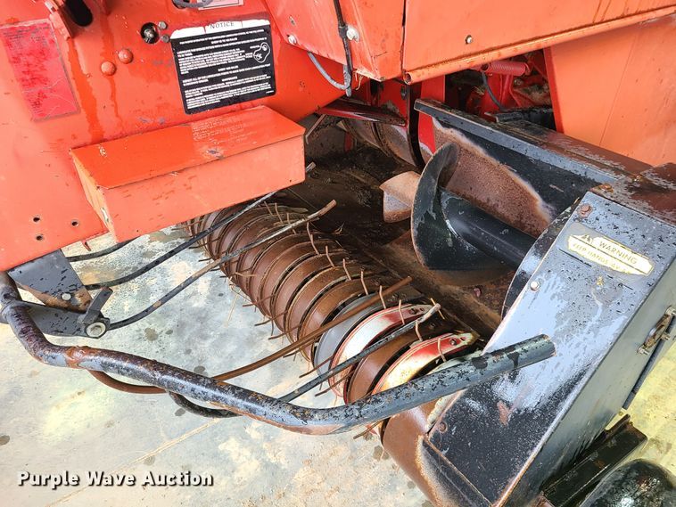 image for item DH5921 1995 Case IH 8570  large square baler