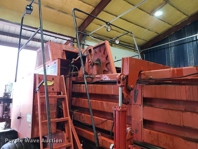 image for item DH5921 1995 Case IH 8570  large square baler