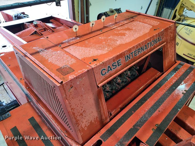 image for item DH5921 1995 Case IH 8570  large square baler