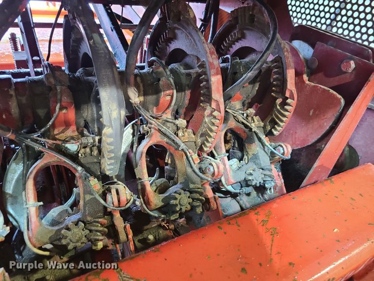 image for item DH5921 1995 Case IH 8570  large square baler