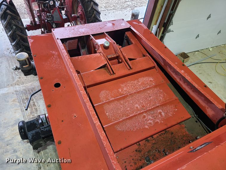 image for item DH5921 1995 Case IH 8570  large square baler