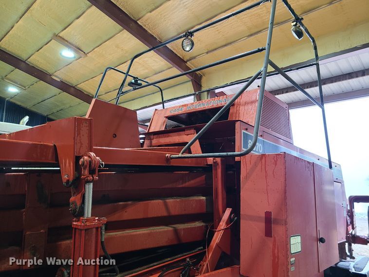 image for item DH5921 1995 Case IH 8570  large square baler