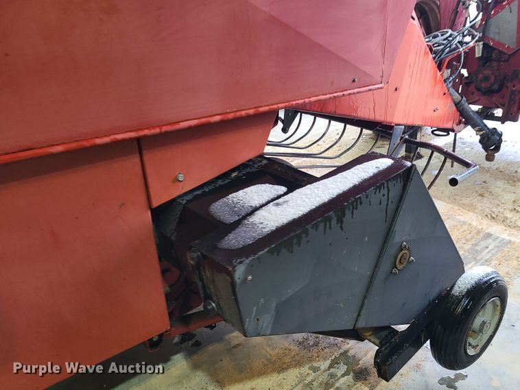 image for item DH5921 1995 Case IH 8570  large square baler