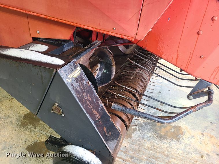 image for item DH5921 1995 Case IH 8570  large square baler