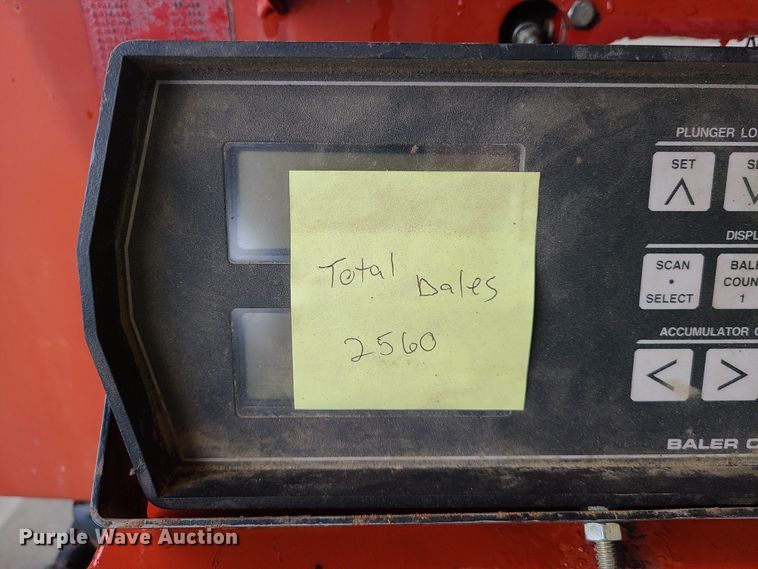 image for item DH5921 1995 Case IH 8570  large square baler