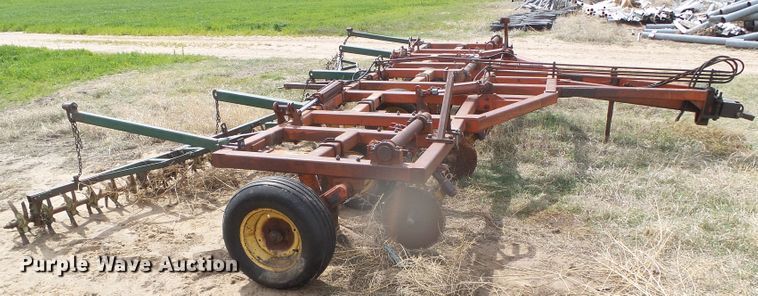 image for item DI5577 Sunflower 5X5  sweep plow