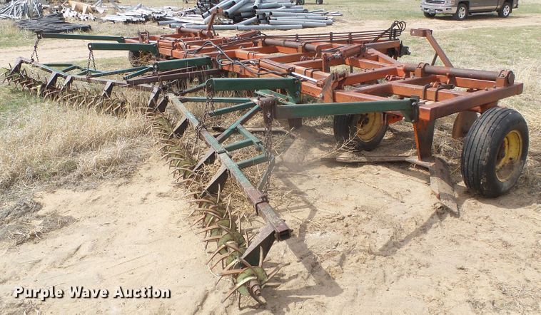 image for item DI5577 Sunflower 5X5  sweep plow