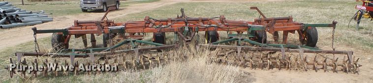 image for item DI5577 Sunflower 5X5  sweep plow