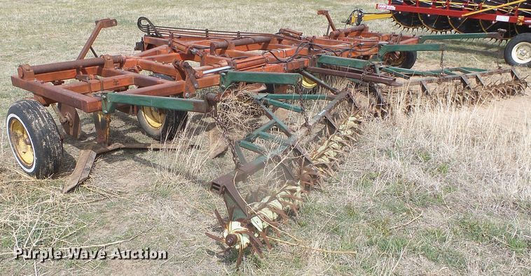 image for item DI5577 Sunflower 5X5  sweep plow