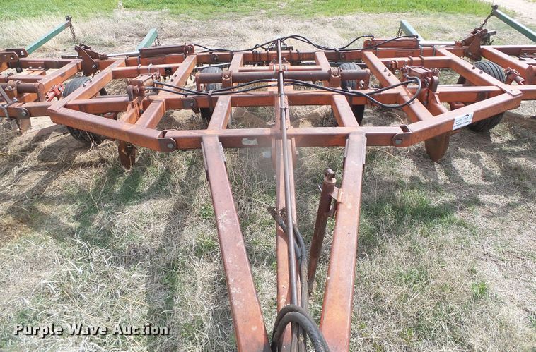 image for item DI5577 Sunflower 5X5  sweep plow