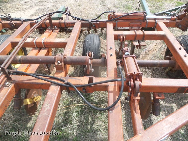 image for item DI5577 Sunflower 5X5  sweep plow