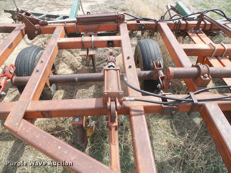 image for item DI5577 Sunflower 5X5  sweep plow