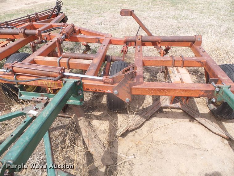 image for item DI5577 Sunflower 5X5  sweep plow