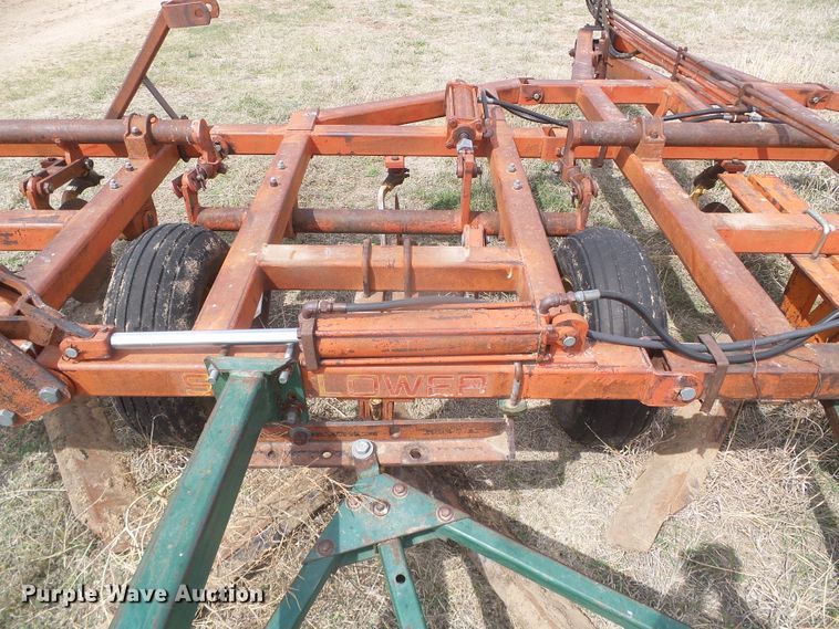 image for item DI5577 Sunflower 5X5  sweep plow