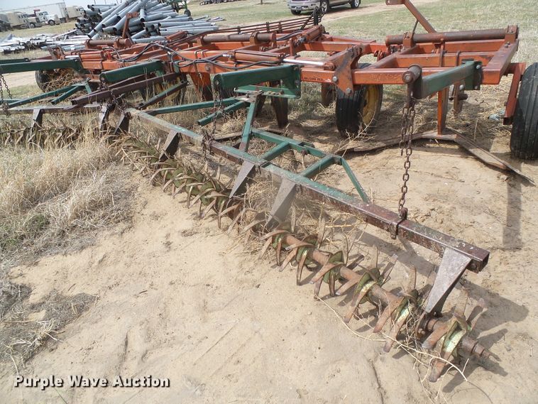 image for item DI5577 Sunflower 5X5  sweep plow