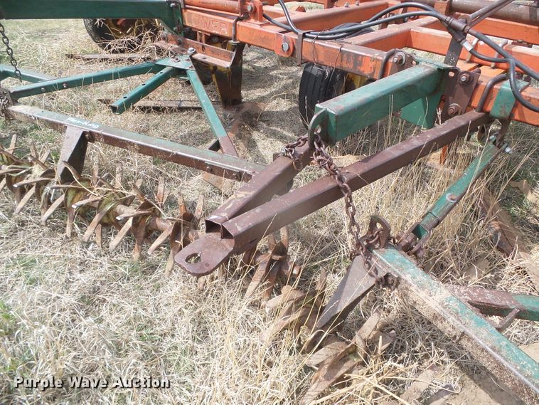 image for item DI5577 Sunflower 5X5  sweep plow
