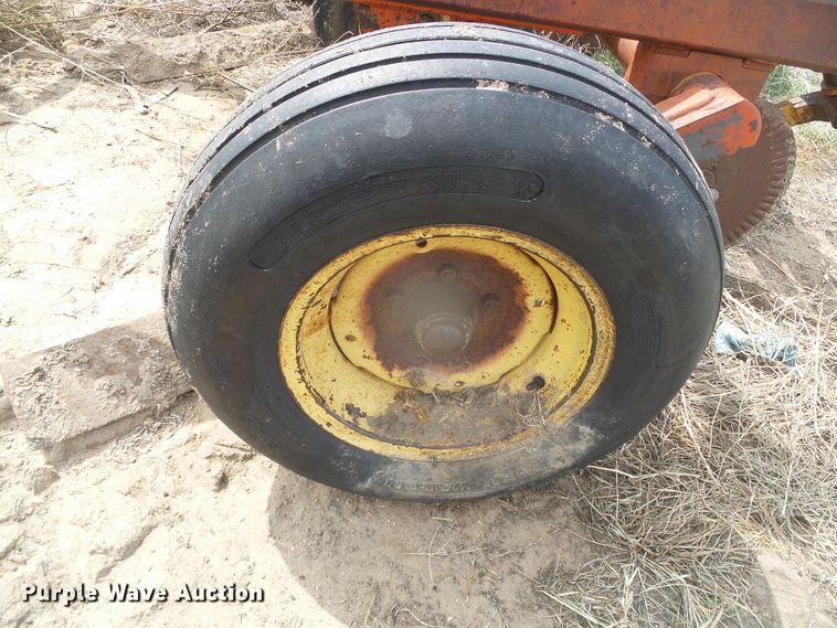 image for item DI5577 Sunflower 5X5  sweep plow