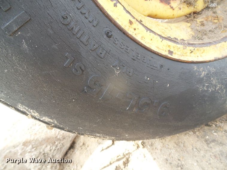 image for item DI5577 Sunflower 5X5  sweep plow