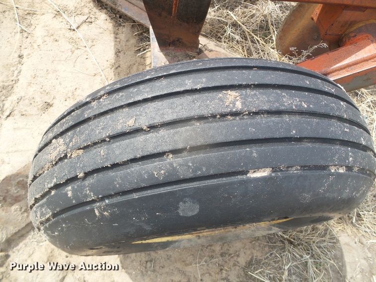 image for item DI5577 Sunflower 5X5  sweep plow