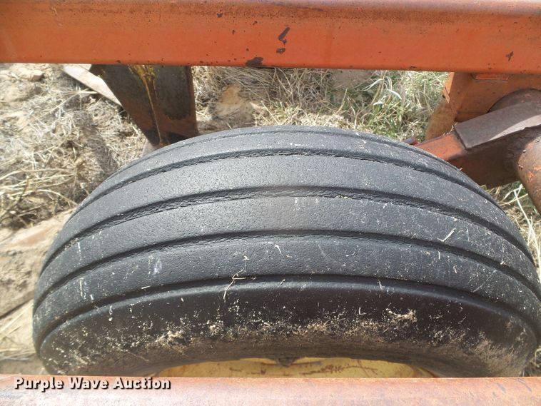 image for item DI5577 Sunflower 5X5  sweep plow