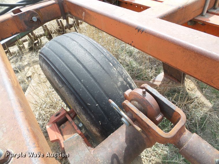 image for item DI5577 Sunflower 5X5  sweep plow