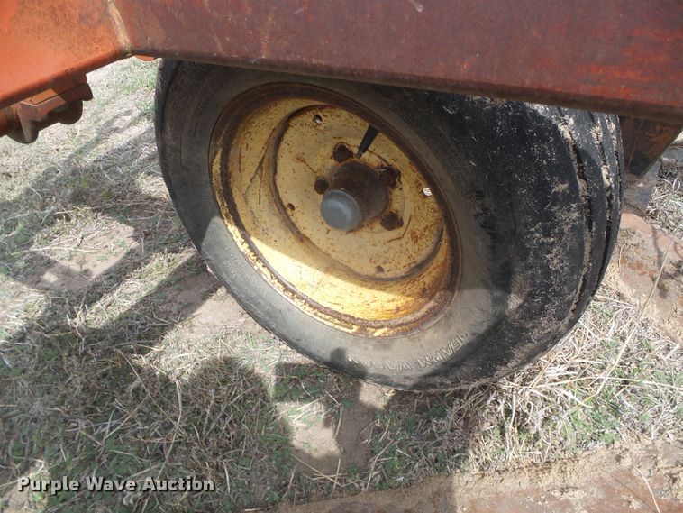 image for item DI5577 Sunflower 5X5  sweep plow