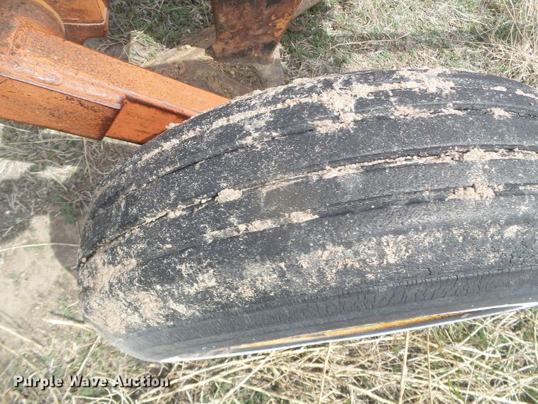 image for item DI5577 Sunflower 5X5  sweep plow