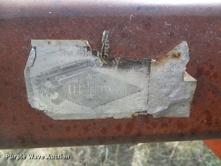 image for item DI5577 Sunflower 5X5  sweep plow