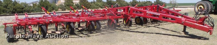 image for item DI5582 2010 Sunflower 3692  sweep plow