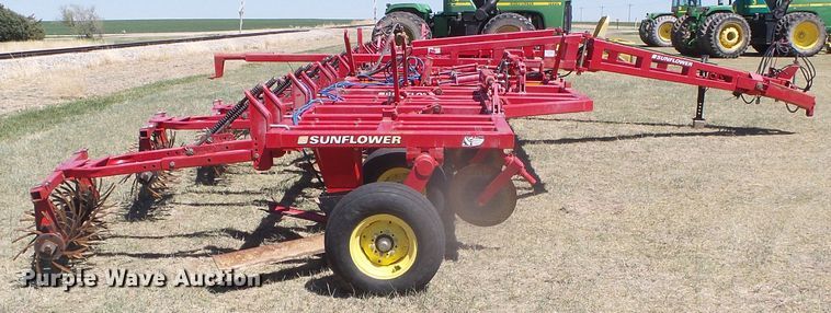 image for item DI5582 2010 Sunflower 3692  sweep plow