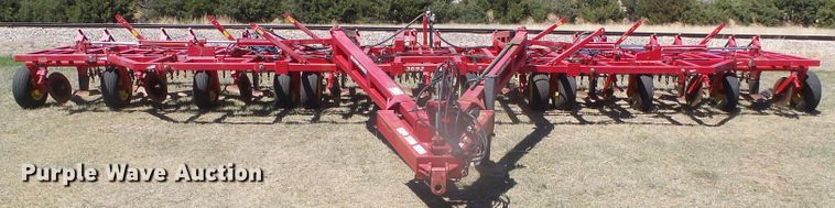 image for item DI5582 2010 Sunflower 3692  sweep plow