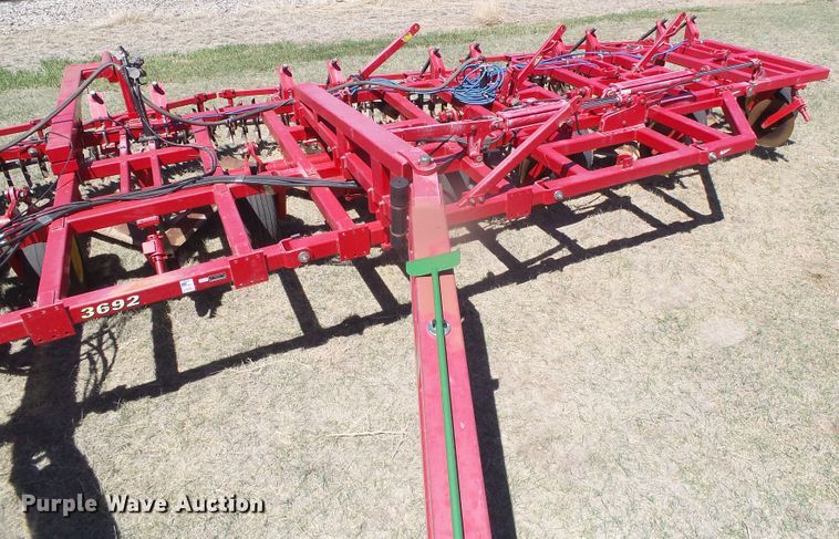 image for item DI5582 2010 Sunflower 3692  sweep plow