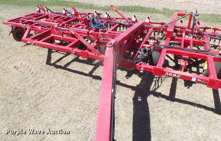 image for item DI5582 2010 Sunflower 3692  sweep plow