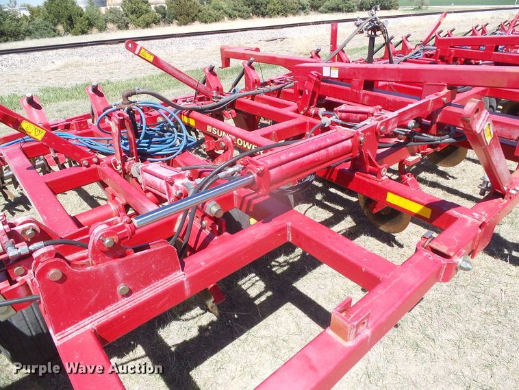 image for item DI5582 2010 Sunflower 3692  sweep plow