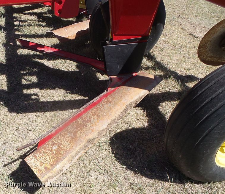 image for item DI5582 2010 Sunflower 3692  sweep plow