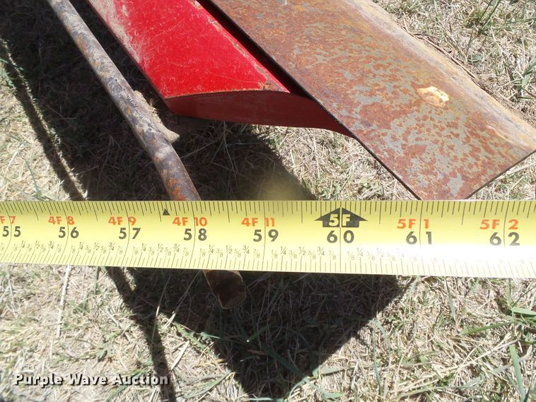 image for item DI5582 2010 Sunflower 3692  sweep plow