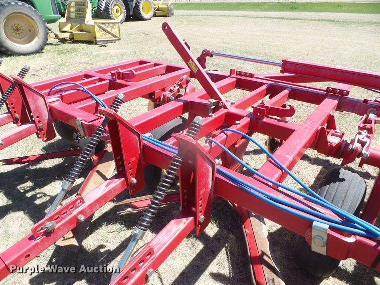 image for item DI5582 2010 Sunflower 3692  sweep plow