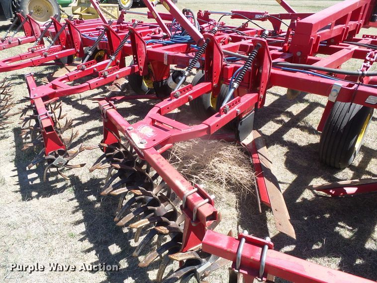 image for item DI5582 2010 Sunflower 3692  sweep plow